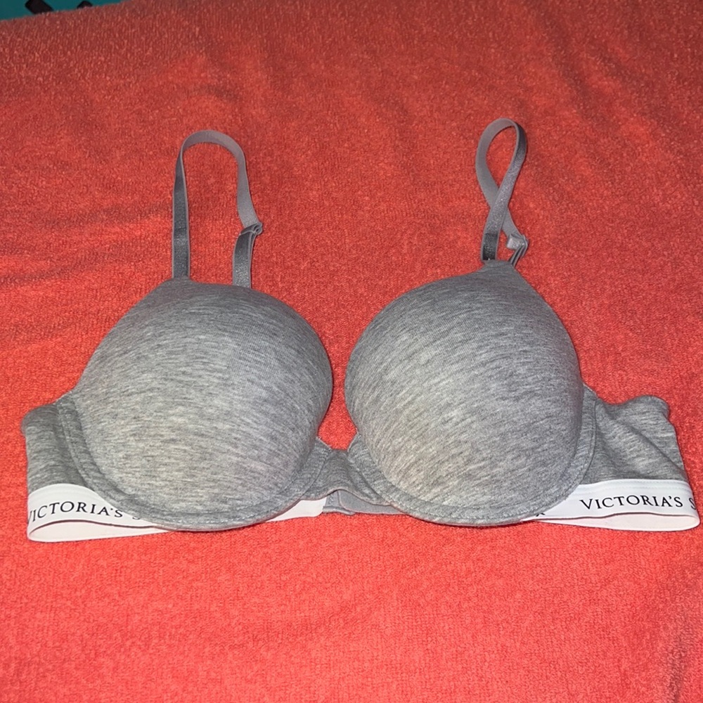 Victoria’s Secret - 34B - gray with white band